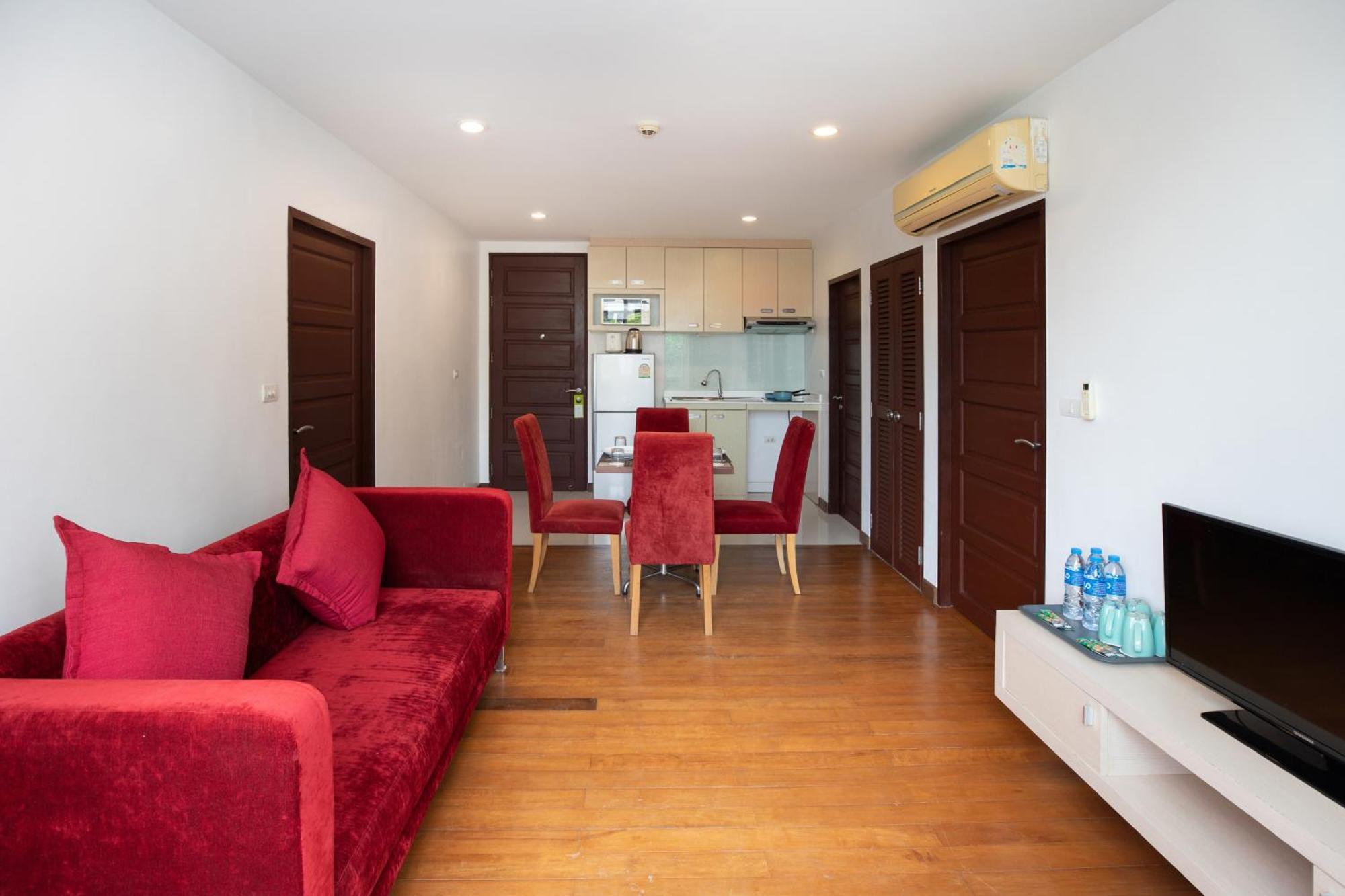 Icheck Inn Residences Patong Esterno foto