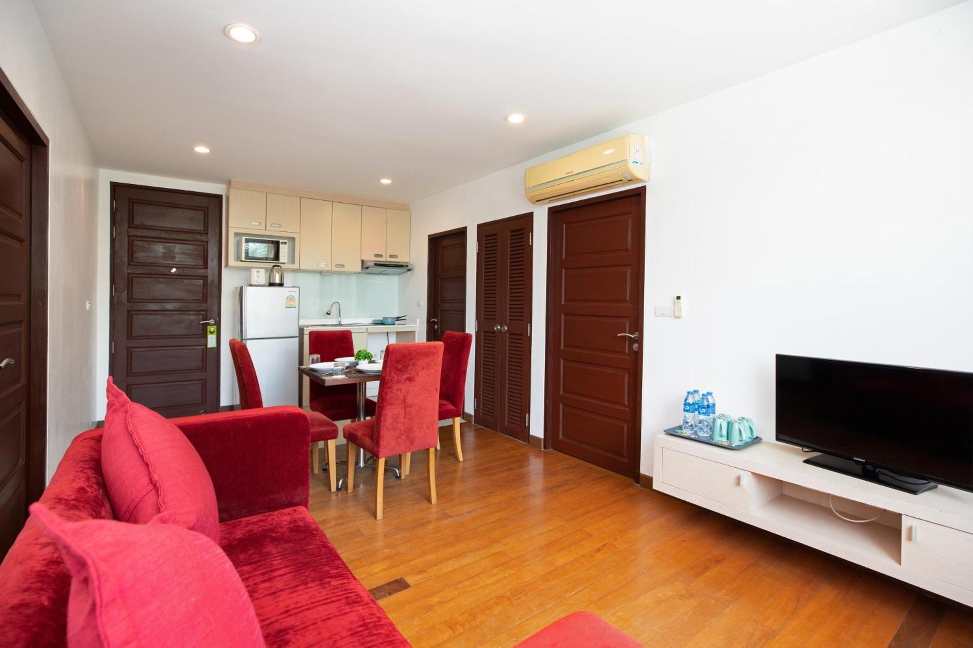 Icheck Inn Residences Patong Esterno foto
