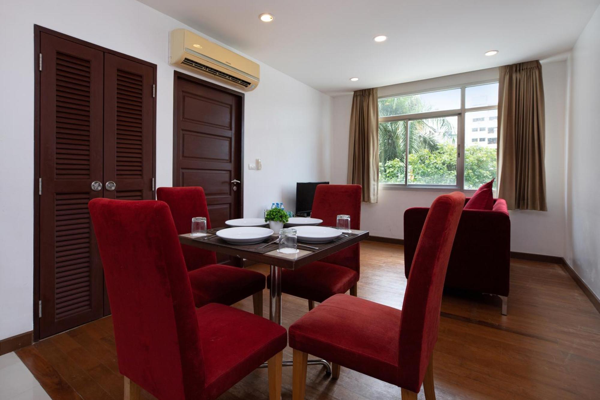 Icheck Inn Residences Patong Esterno foto