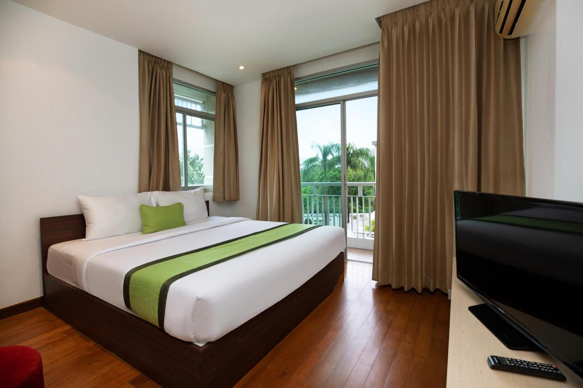 Icheck Inn Residences Patong Esterno foto