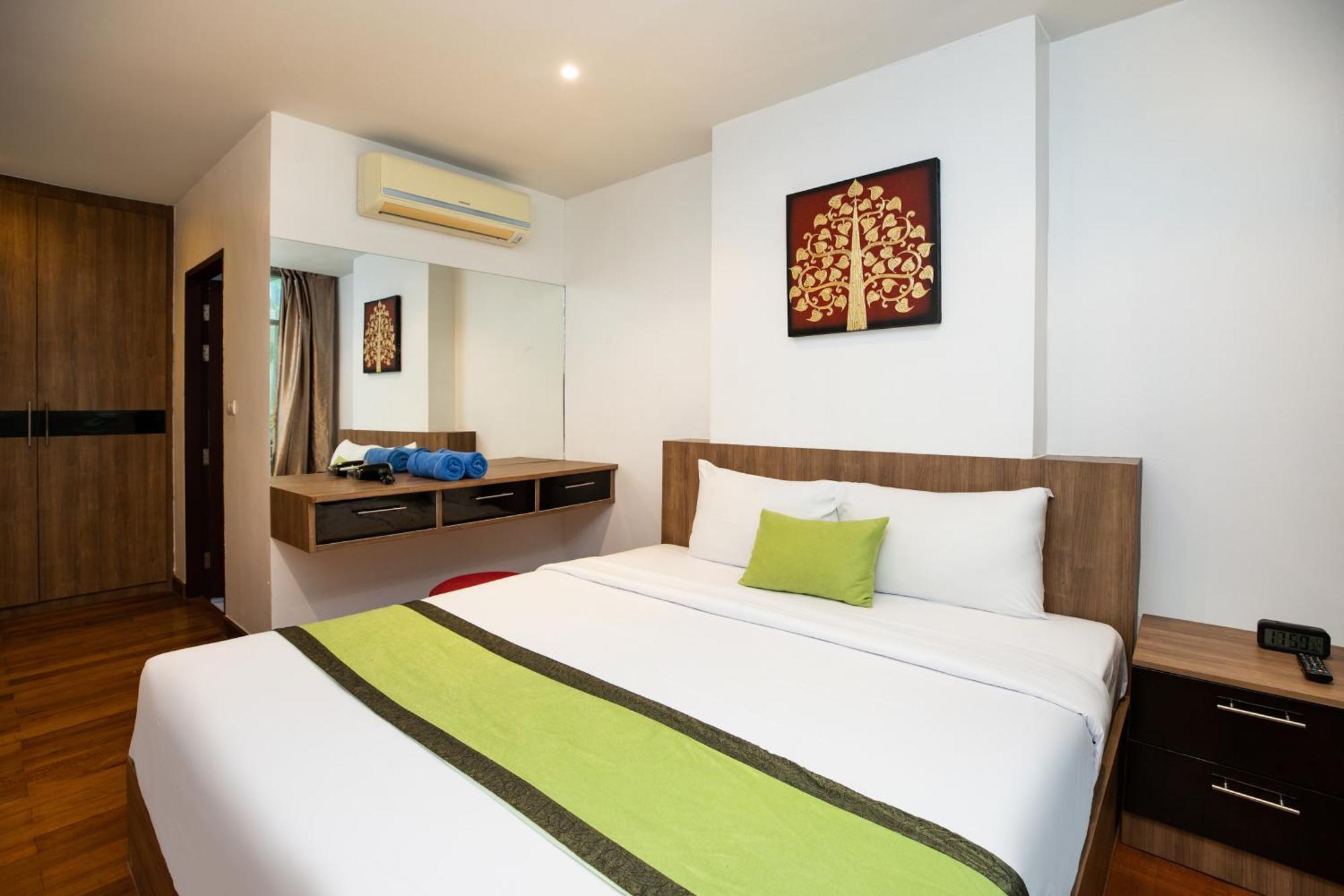 Icheck Inn Residences Patong Esterno foto