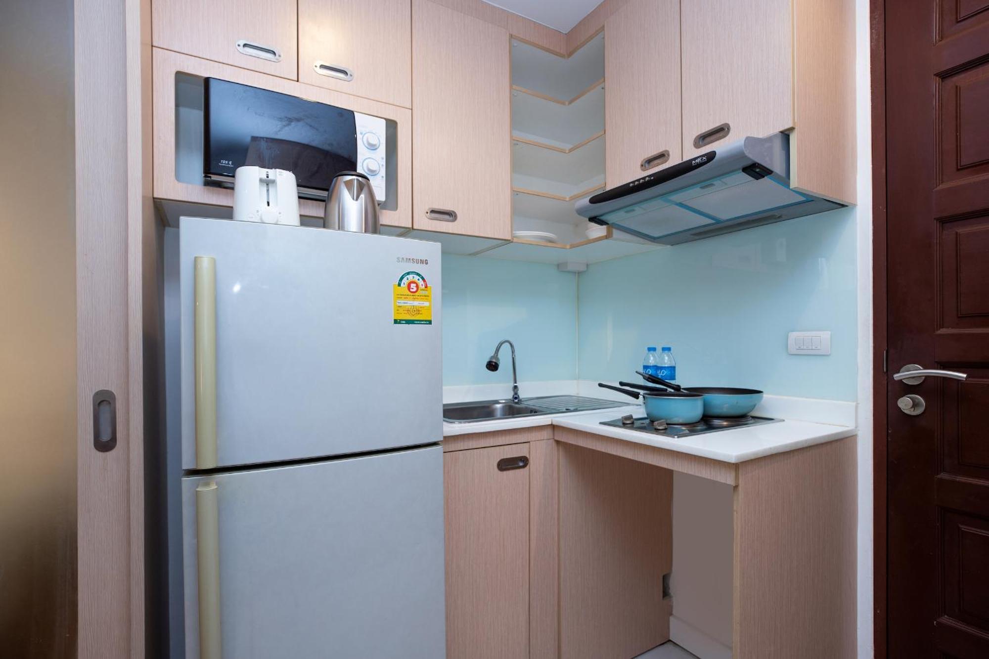 Icheck Inn Residences Patong Esterno foto